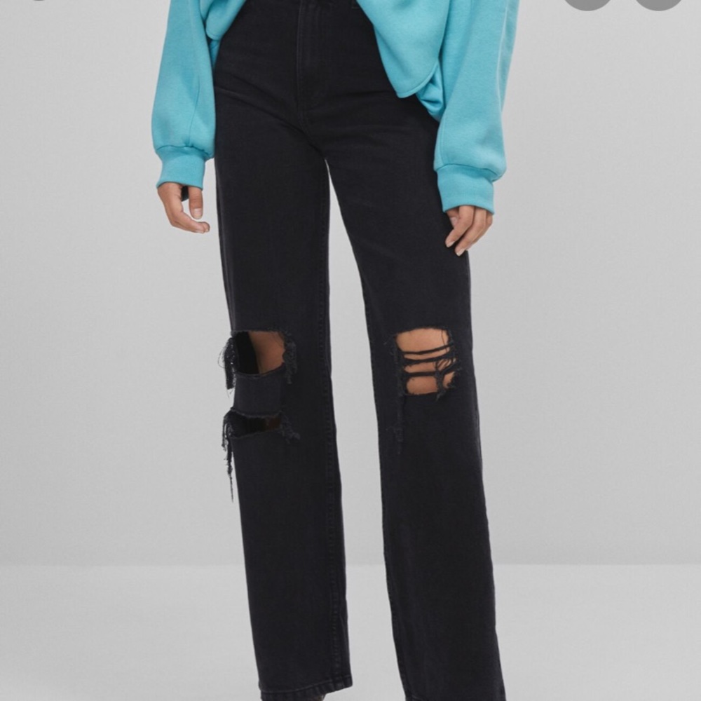 BERSHKA 90s FLARED RIPPED JEANS